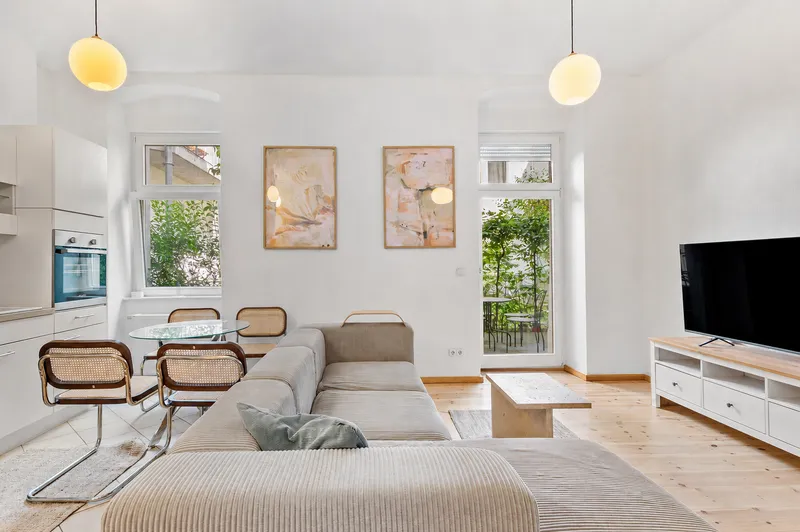 Ruhig gelegene 2-Zimmer-EG-Wohnung mit Wohnküche & großer Terrasse im Bötzowviertel *BEFRISTET* — photo 1
